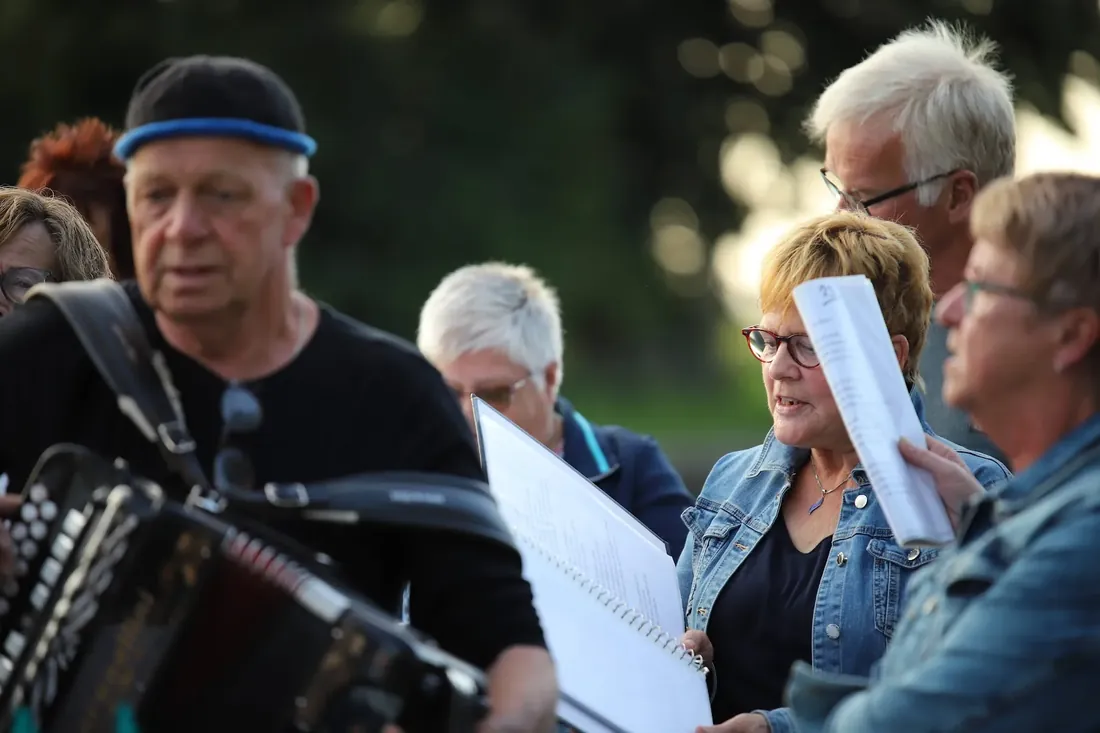 Choir on the pont: The men's row, all in sailor caps