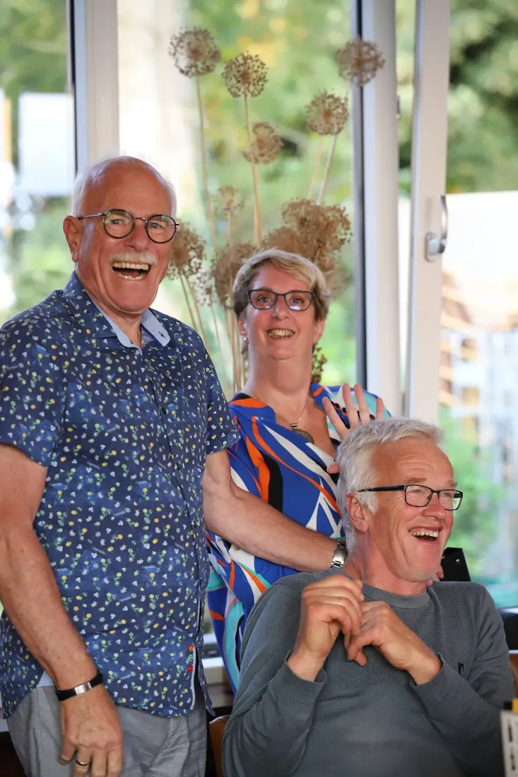 Choir on the pont: Laughing in the café afterwards