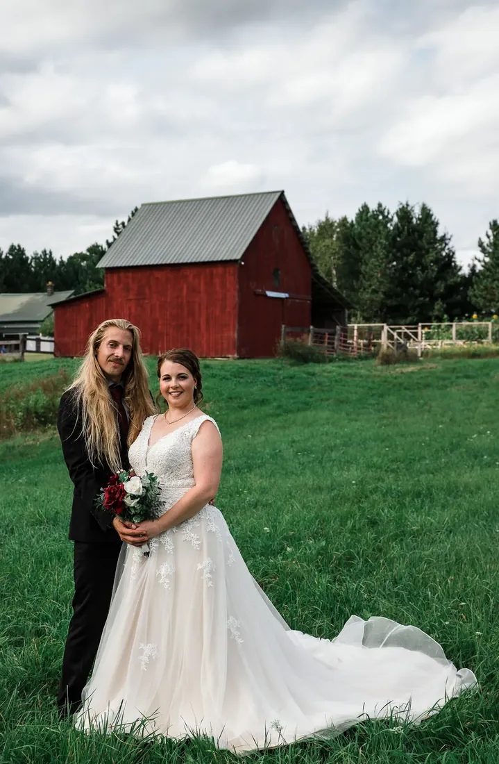 Amanda & Jack: the two of them and the red barn