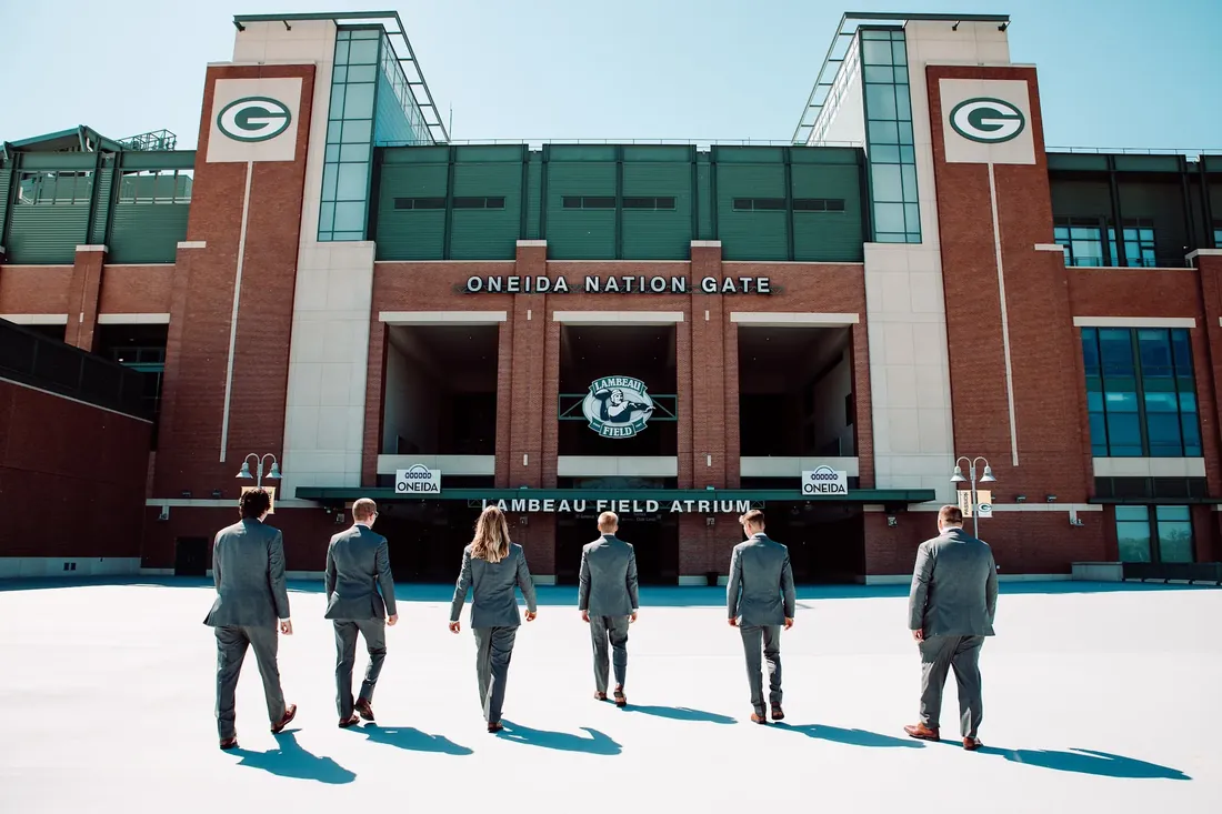 Trisha & Mark: walking up to Lambeau Field