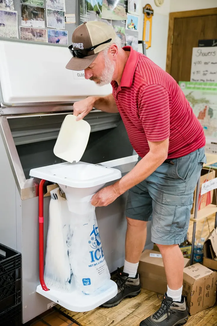 Bagging ice